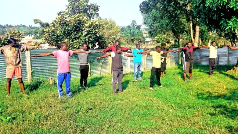 Les Jeunes de Butanuka s’unissent contre la Délinquance à Beni: Formation des Brigadiers pour un Futur Serein